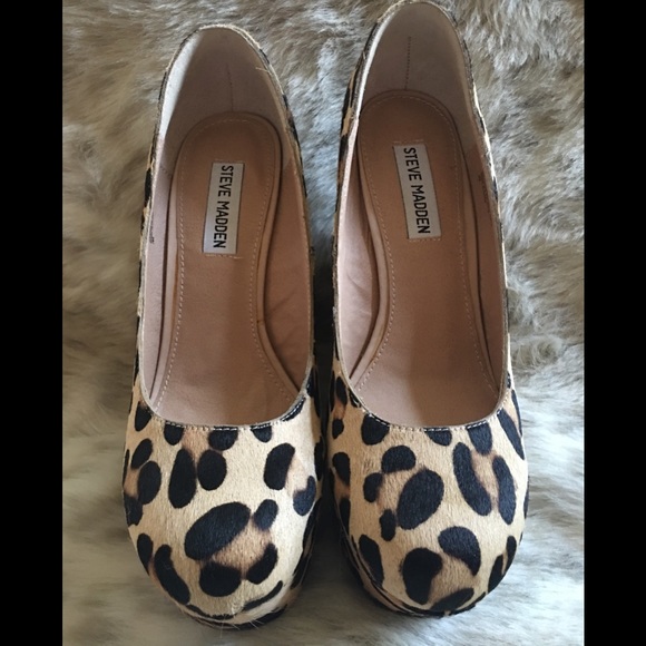 Steve Madden-Leopard Animal Print Pony Hair Wedges - Picture 2 of 7